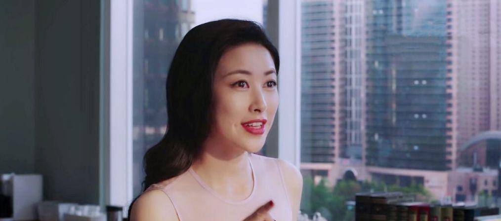 她与同剧出现的王鸥,蒋欣等知名的美女明星相比依然艳冠群芳毫不逊色