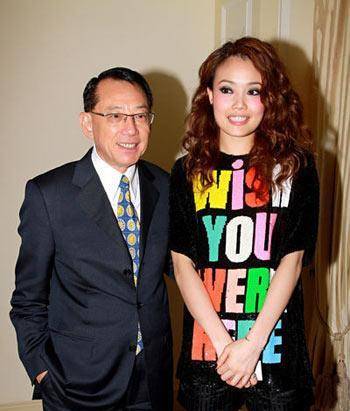 原创容祖儿天后接班人与谢霆锋陈奕迅同门受人提携努力付出