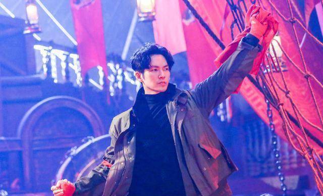 原创《街舞4》队长再生变,上季救场人员不在,有望是王一博等人_钟汉良