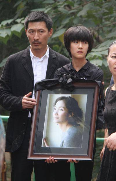 张子健和她女儿的照片图片