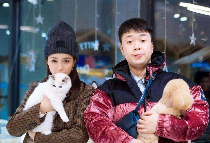 沈梦辰刚和杜海涛在一起的时候,大家对杜海涛的颜值是质疑的,因为沈梦