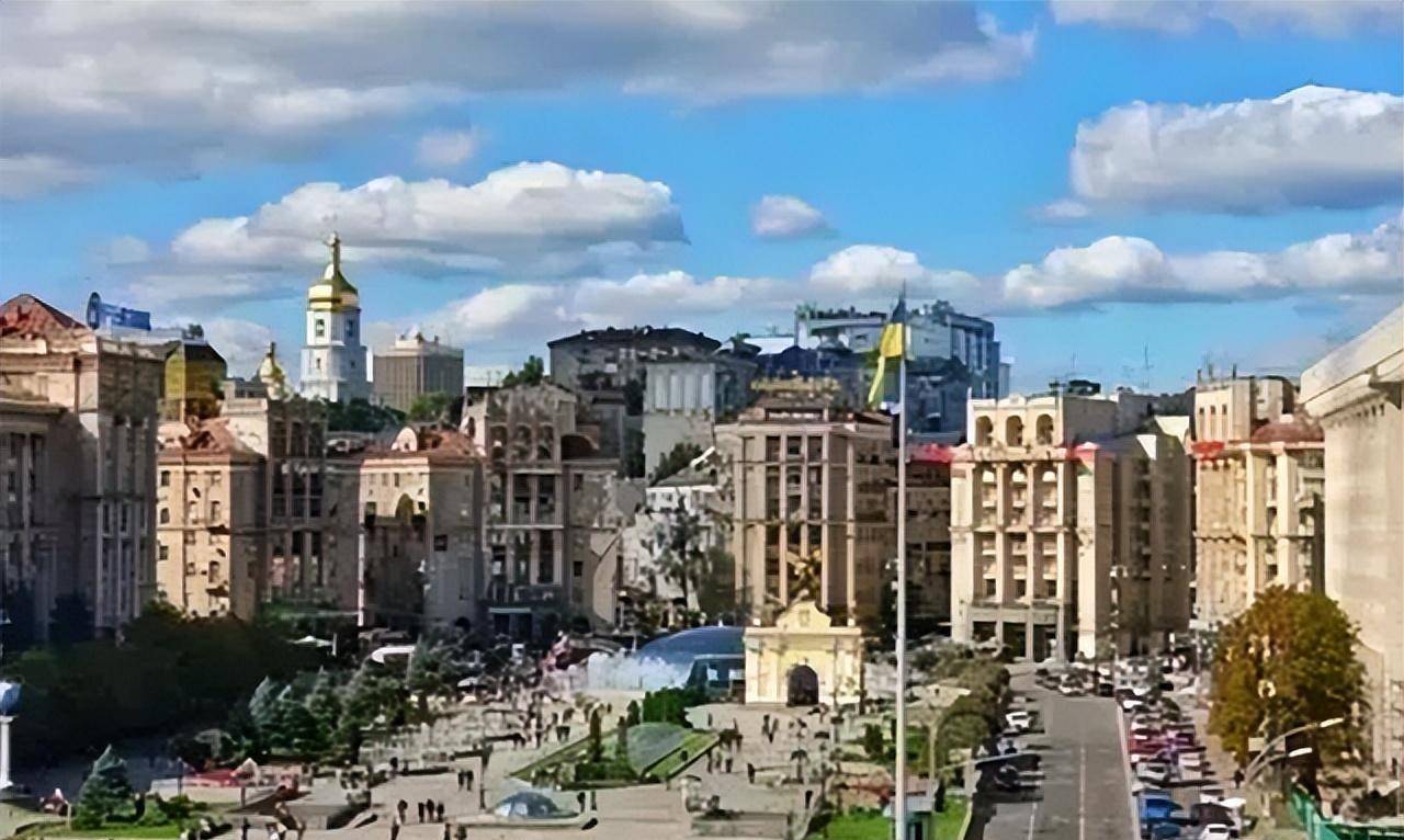 原创乌克兰媳妇娜佳生下3个混血后丈夫离世如今长子次子考上大学