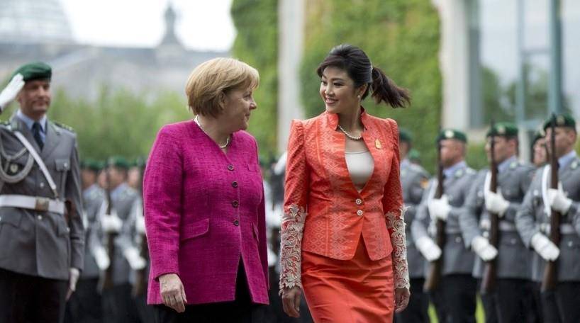 原创53岁英拉喜爱中国风穿唐装旗袍尽显东方韵味明艳大方又温柔