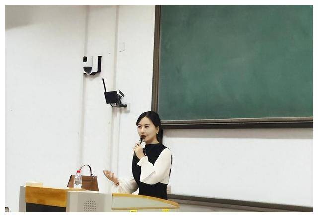 原创博士网红相宜坚持真实从容面对挑战绽放无畏魅力