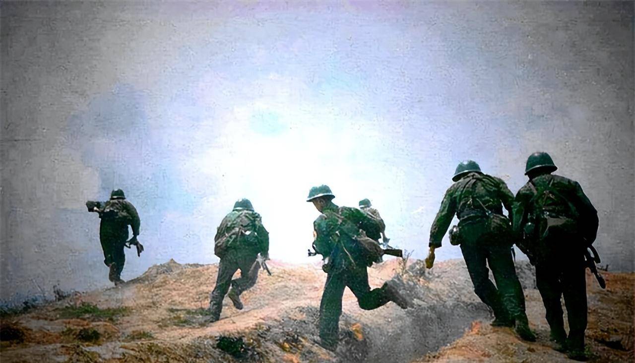 原创1996年国家特级伤残英雄被一保安持枪顶头保安后来下场如何