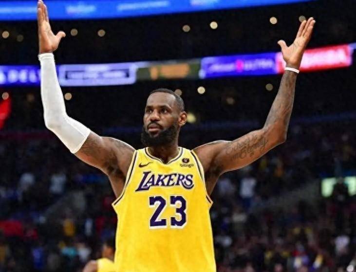 为什么詹姆斯不占优势在职业生涯的冠军赛季我身边有超级巨星