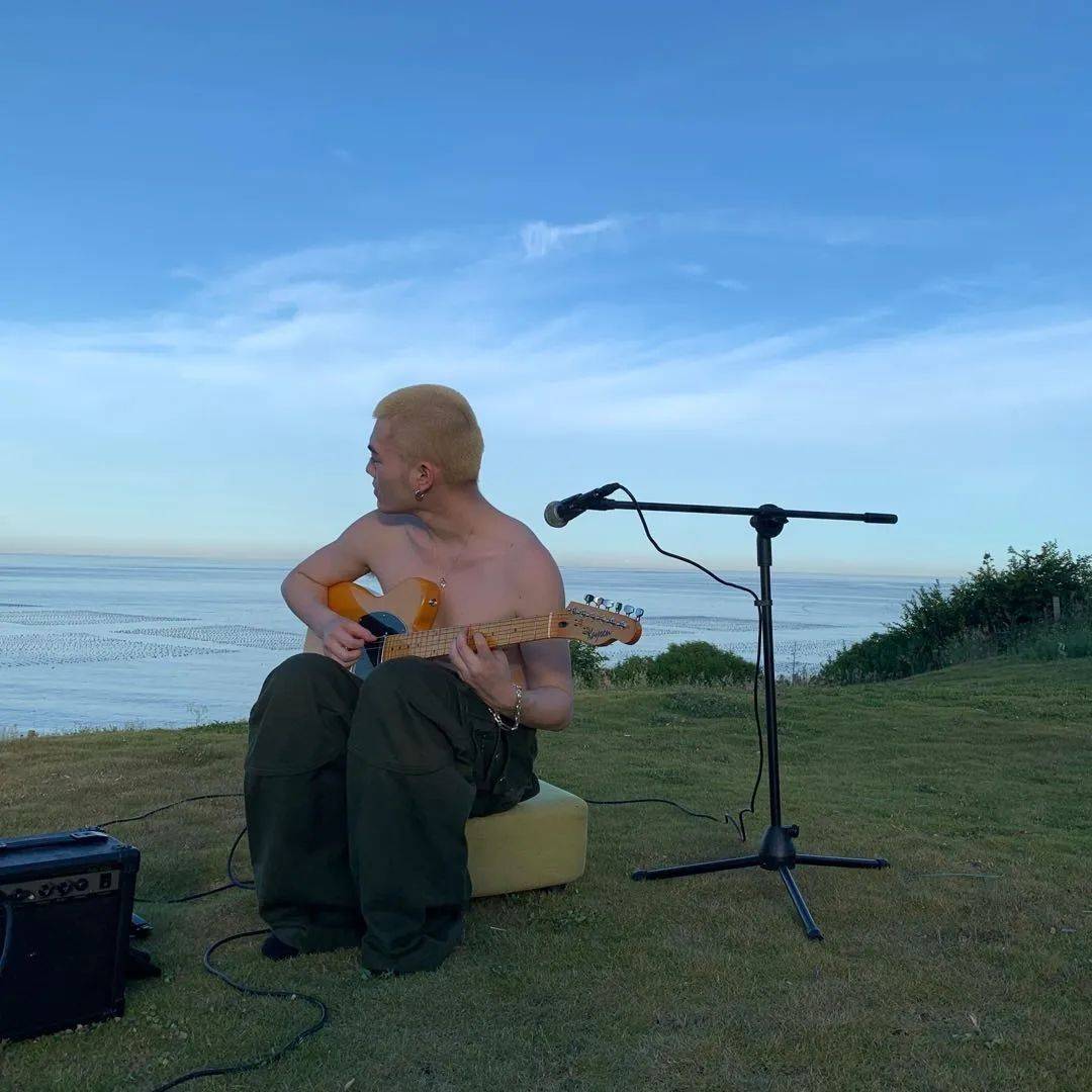 den向我袭来的黑暗让我更加明亮