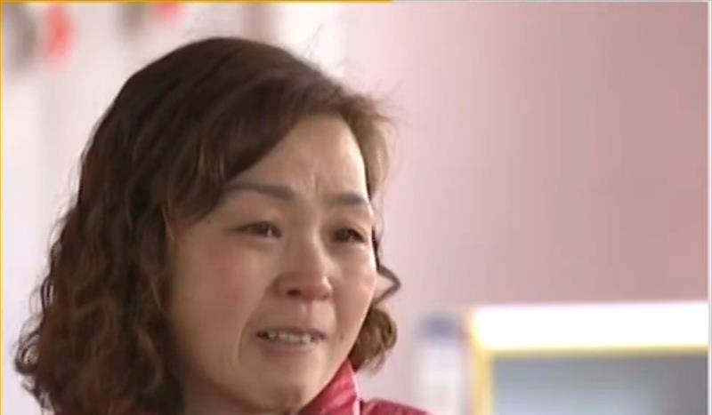 "王娜娜听到这话更加张,转身就走.