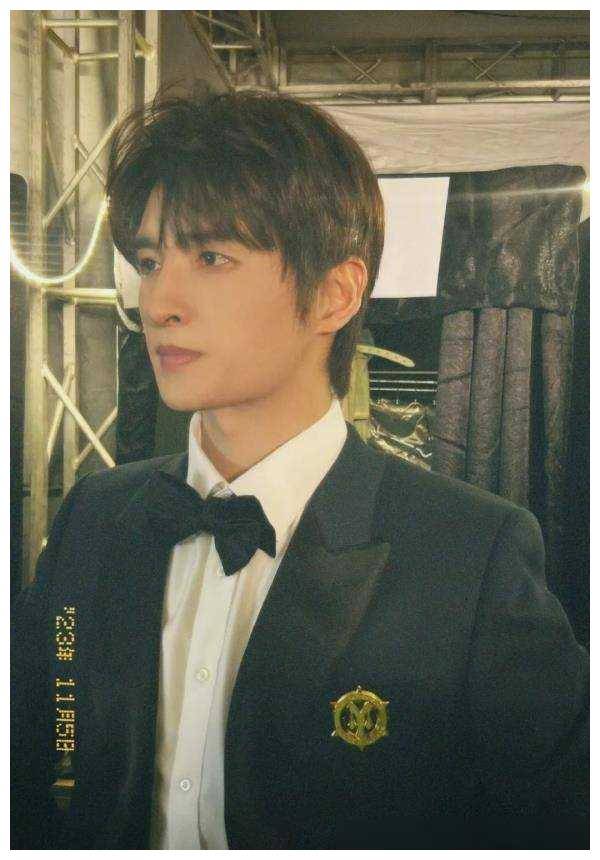 歌手张远回应患躁郁症,发声坦诚与鼓励,守护心灵健康._经历_生活_光芒