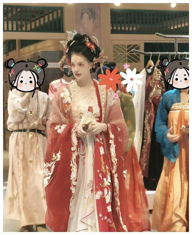 原创沙宝宁陪妻女穿汉服丽白换装惹人惊叹妖猫传美如仙妃