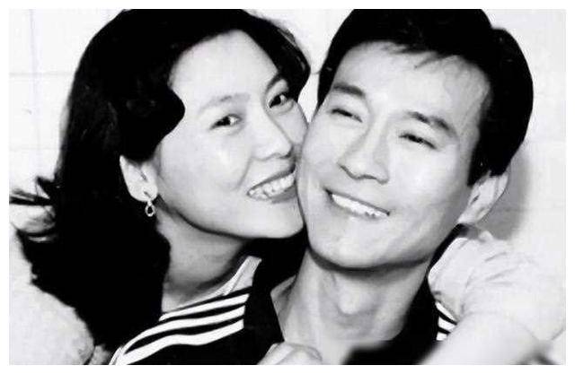 郑少秋婚后真幸福揭秘三任妻子与孩子现状