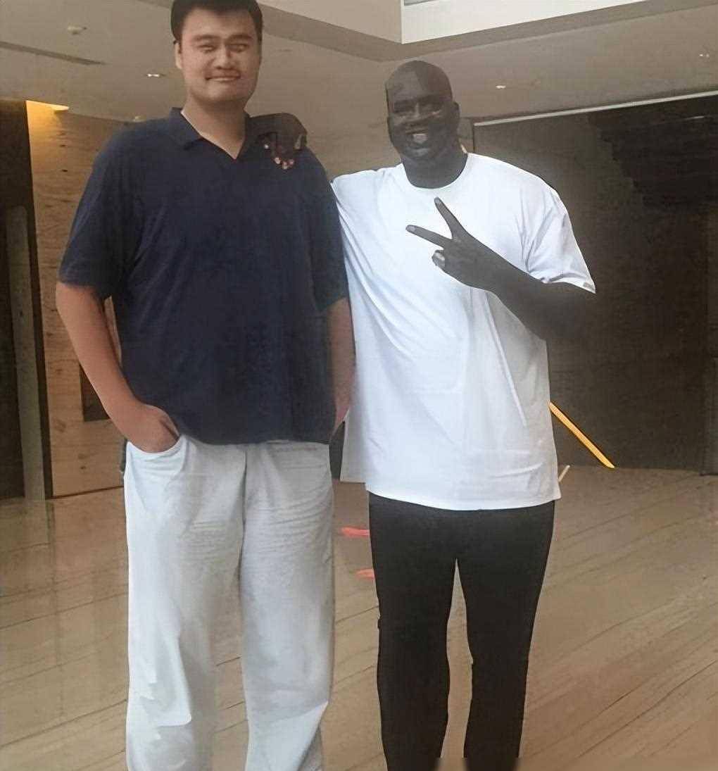 图示证实:奥尼尔在五人面前显得娇小_身高_calvin_张伯伦