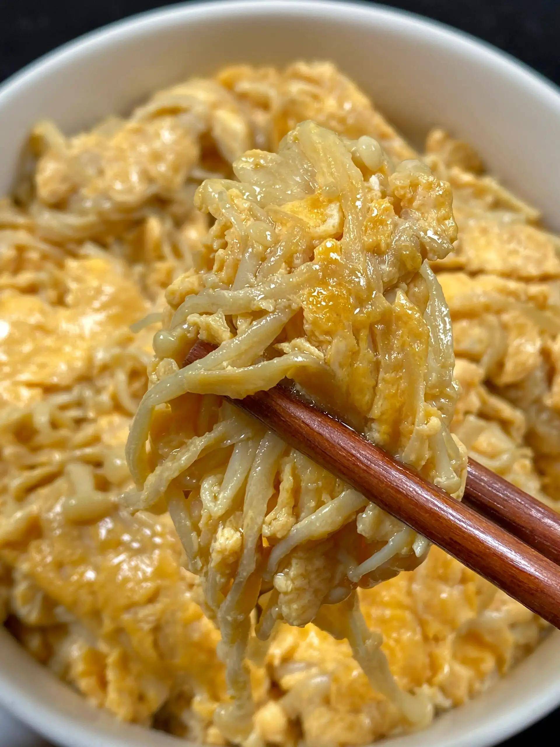 金针菇炒鸡蛋我还是第一次吃,很好吃!