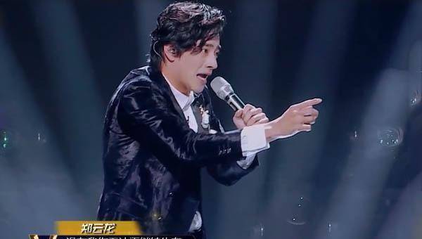 原创声入人心郑云龙一人饰两角生死对决让队友吓成表情包