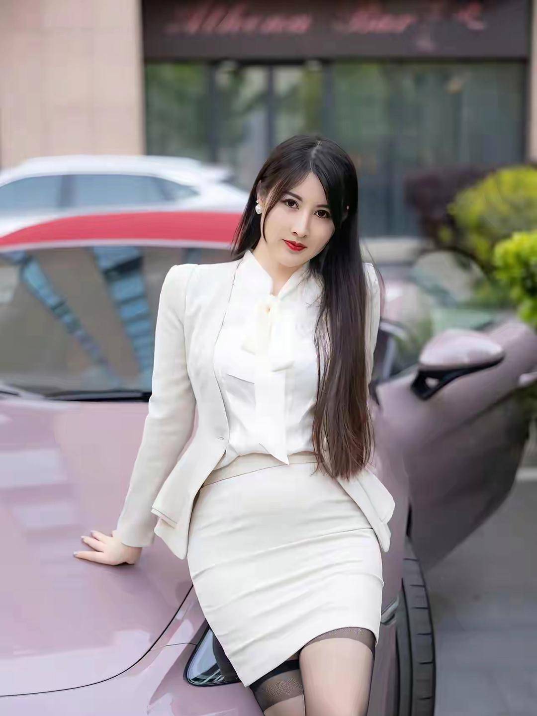 香车美女壁纸图片