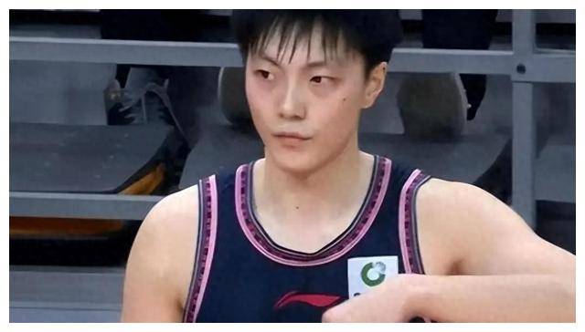 原创广东队差点输给江苏为何胡明轩状态低迷球员解密低迷原因