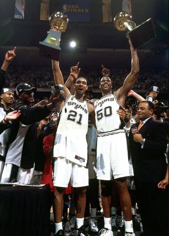 媒体_三连冠_nba