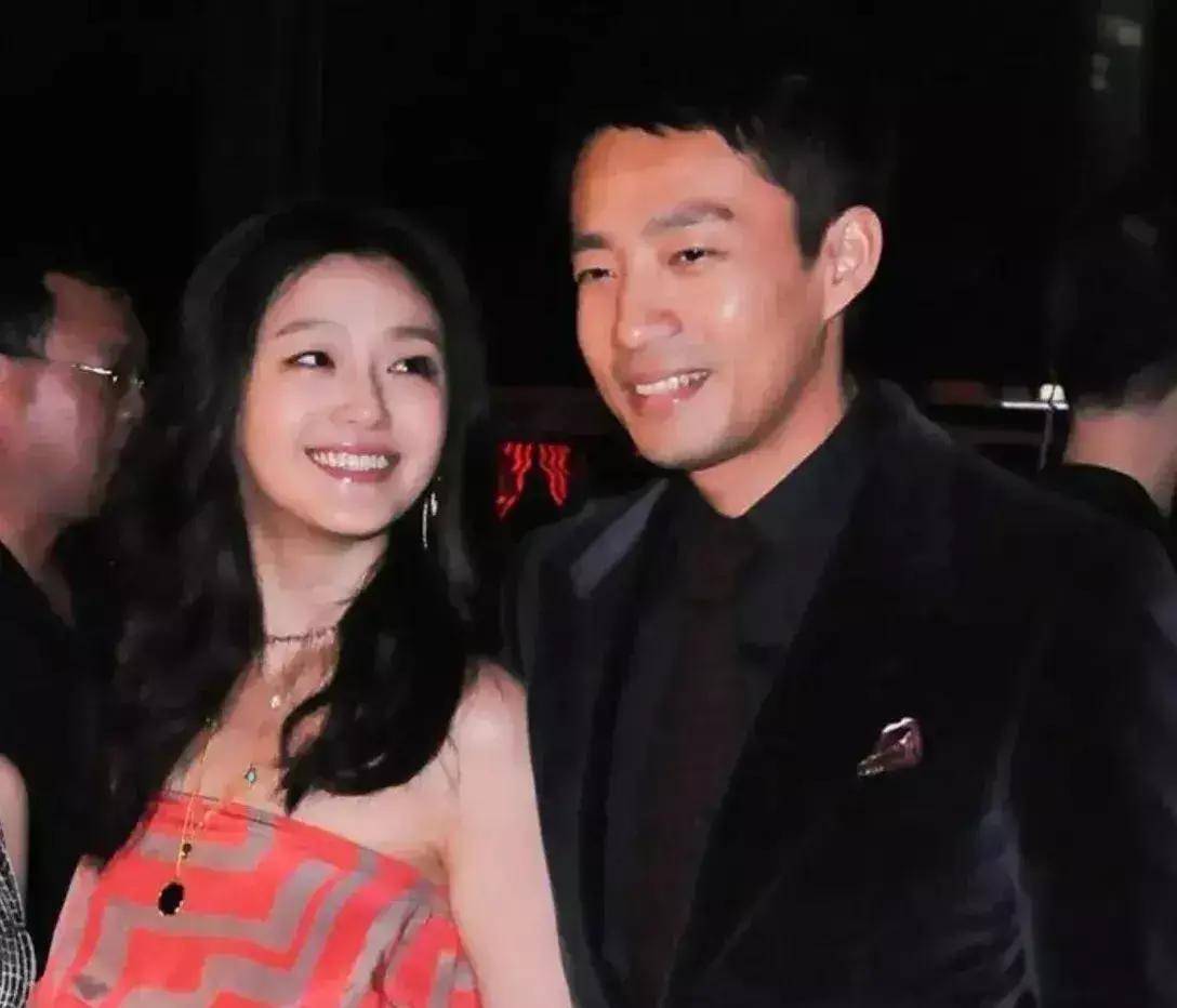 曝汪小菲与大s是二婚!第一任妻子做过小姐,两人女儿已经成年