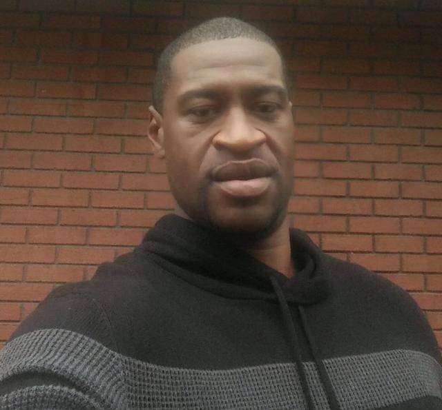 黑人的自发组织下,他们开始组成了一个个庞大的游行队伍,开始在美国