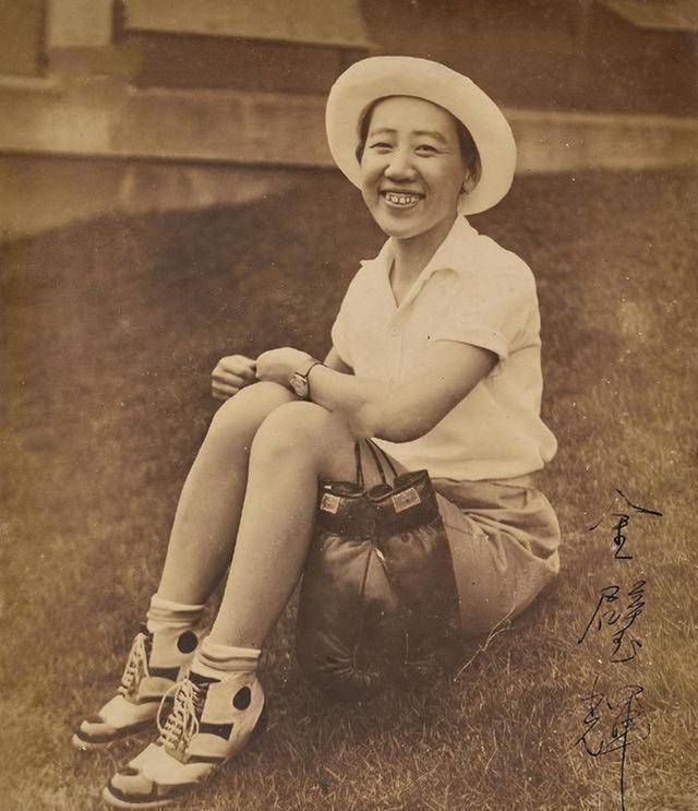 臭名昭著女间谍川岛芳子很美18岁时被养父玷污真实长相很一般