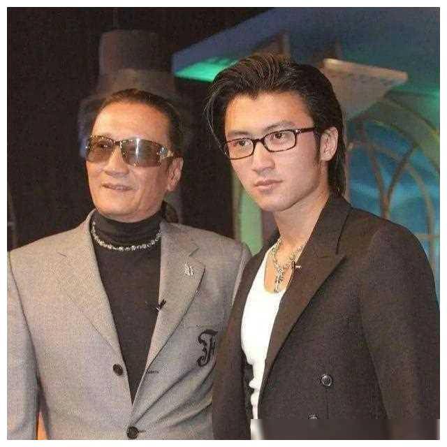 谢霆锋澳门秀俏皮模仿谢贤思念王菲后欢笑