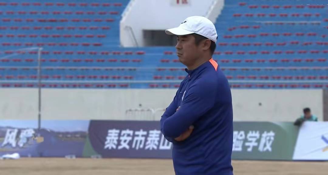 泰山队高中锋后继有人,比郭田雨能力还强,有望成下一个韩鹏_彭逸翔