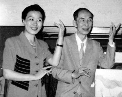 迟小秋回忆恩师王吟秋,表示其为人很正,只可惜王老晚年被害了