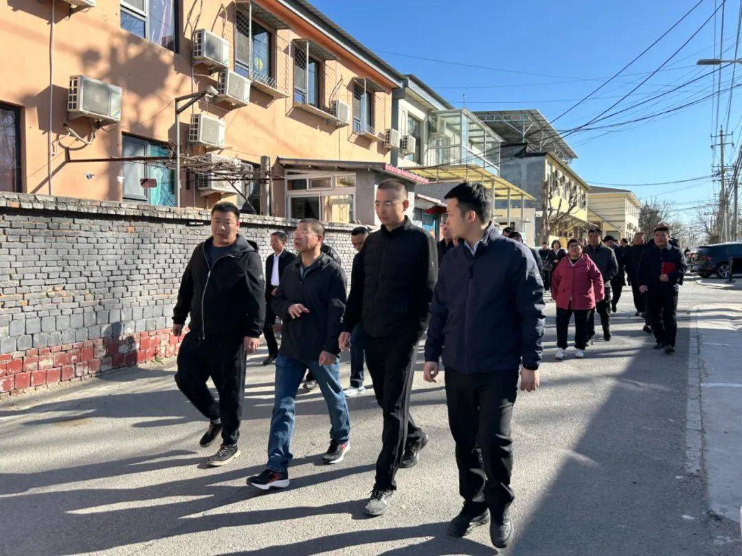实地调研促振兴顺义区李桥镇组织人大代表研学村庄治理新模式
