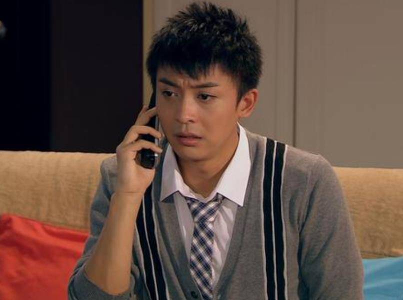 张伟戏中忘词慌乱中私自加戏却成经典导演都舍不得删