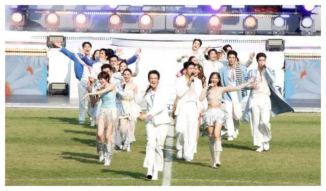 泰国三台54周年台庆盛典泰剧情侣秀恩爱两代名门绅士亲子相认