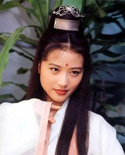 赵丽颖试镜周芷若看到试妆照后网友哪吒三太子来也
