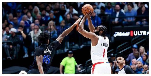 詹姆斯·哈登独特单打技术,盘点其在nba中的卓越表现!_得分_投篮_运球