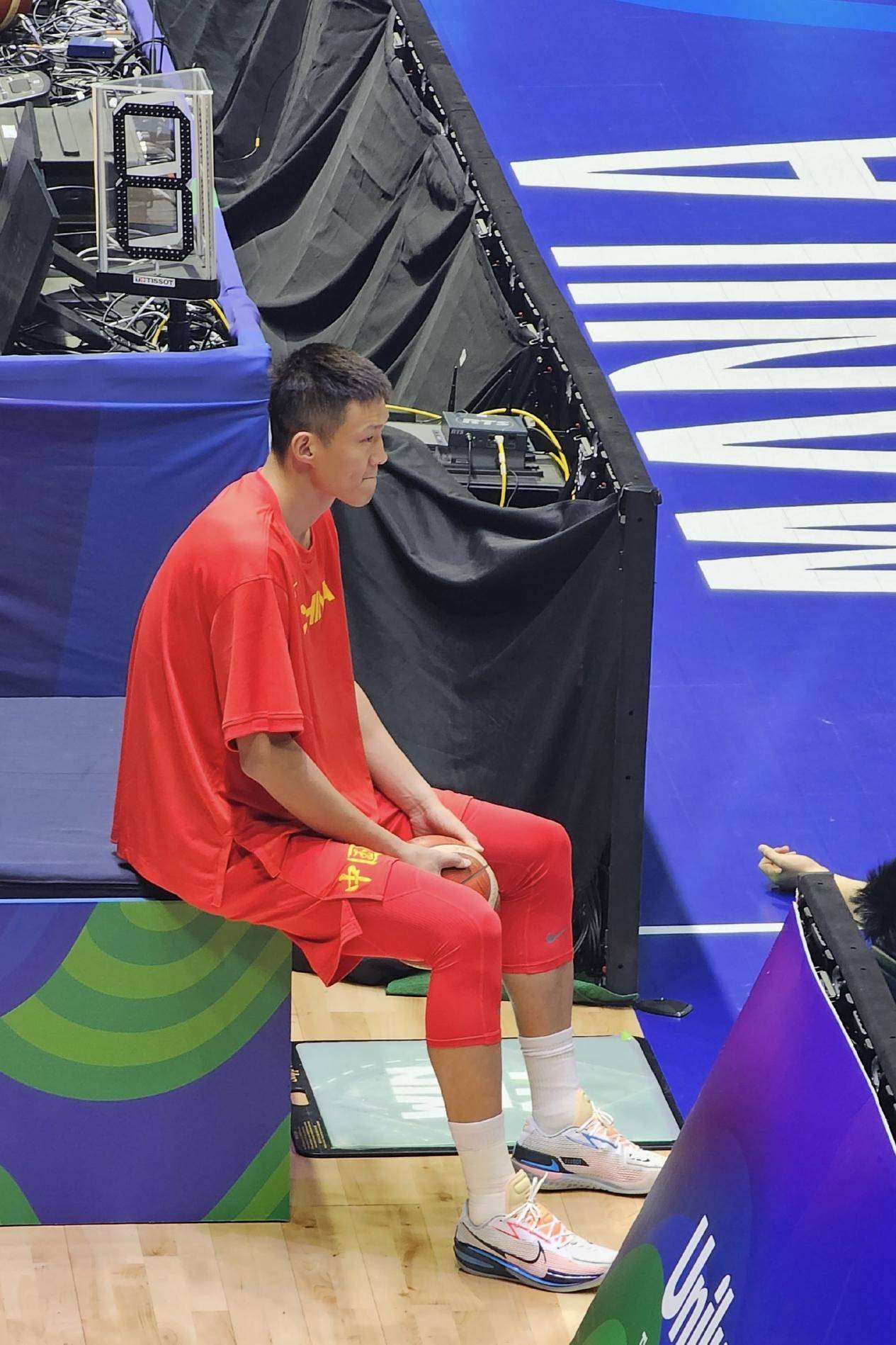 男篮老队长炮轰年轻国手假努力 输球没耻辱心 气到砸更衣室_周鹏太