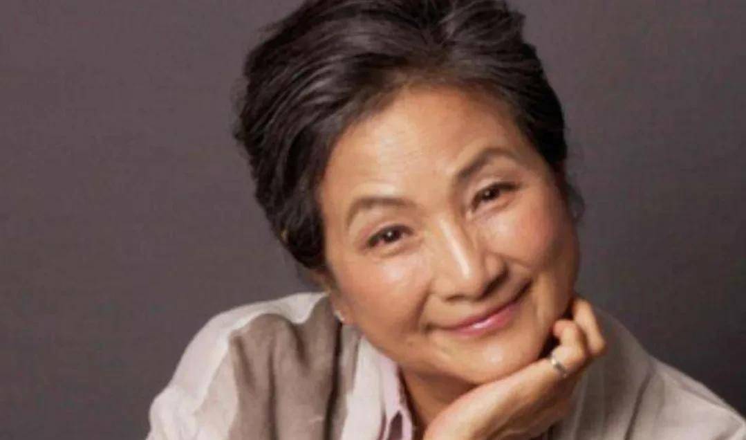 原创一代武侠影后郑佩佩当红时息影嫁富商分手初曾坐不起巴士