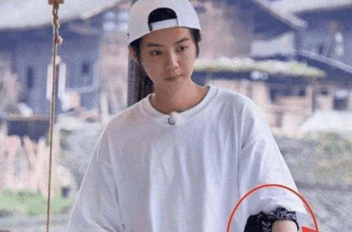 有纹身不能上节目林心如贴创可贴鹿晗遮挡吴尊简单粗暴