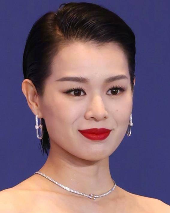 孙俪一脸凶相到底算不算大美女?看看她和胡杏儿的合照你就有答案