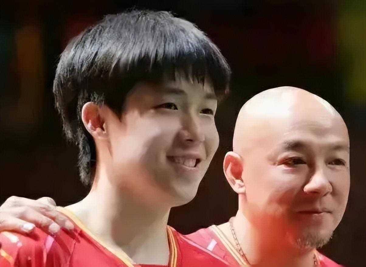 日媒:日乒队员建议高薪挖王楚钦教练!称"这位光头是国乒教父"