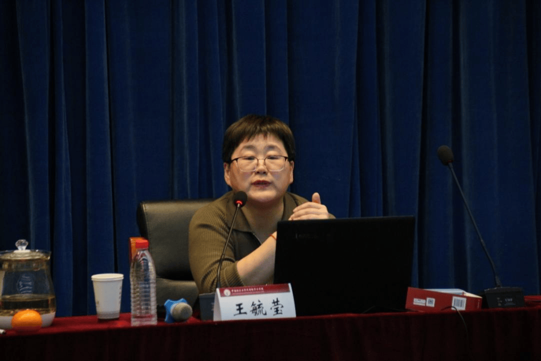 王毓莹教授结合案例生动讲解了公司案件的审理原则,公司法与民法典的