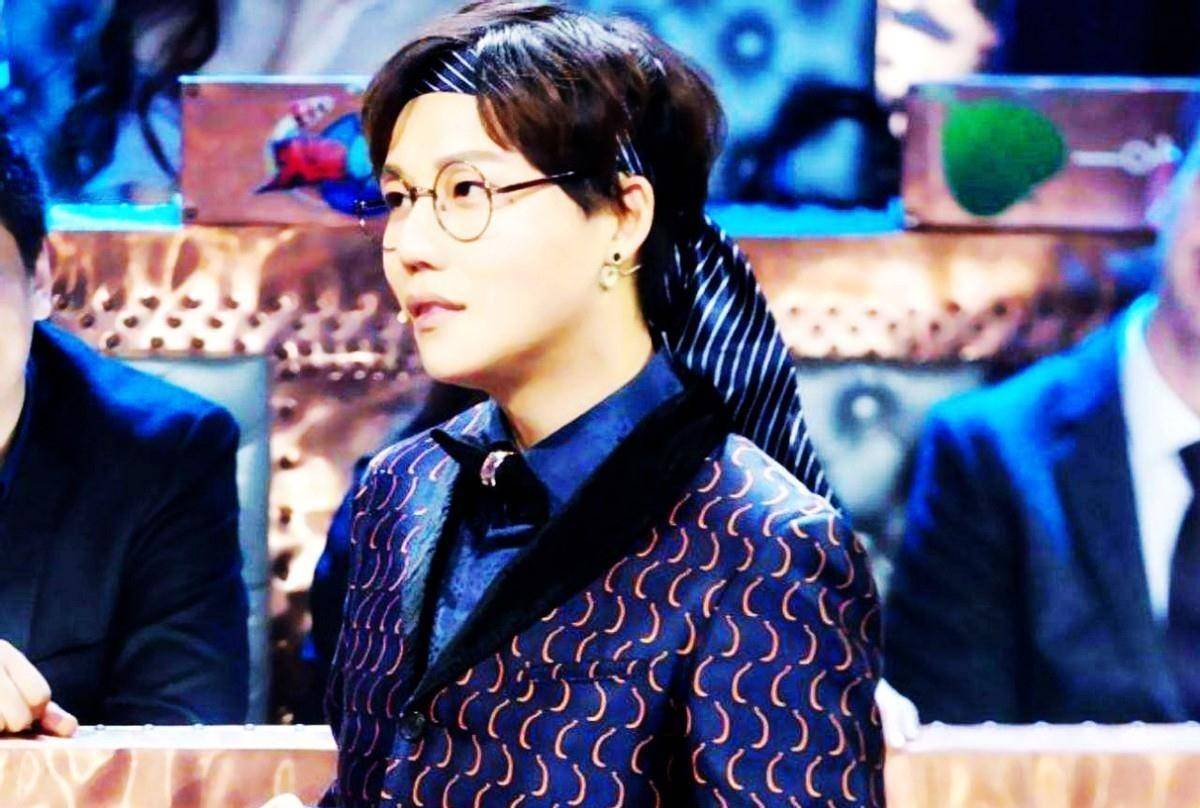 原创我型我秀05届冠军曾饿到吃狗粮的刘维如今狂晒奢侈品包