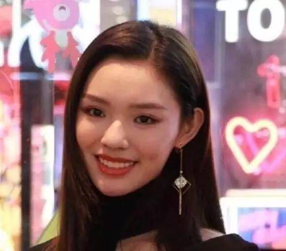 董洁,何冰,白百何,李冰冰,唐艺昕,古力娜扎,迪丽热巴,陈妍希,李佳琦