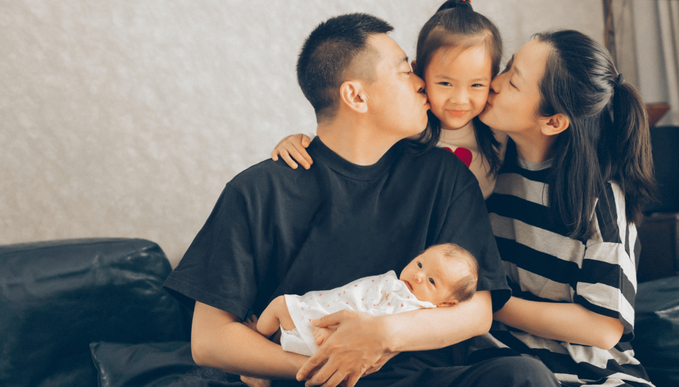 婚后为了照顾家庭和两个孩子,沈陶然一度淡出了演艺圈,为爱隐退,很少