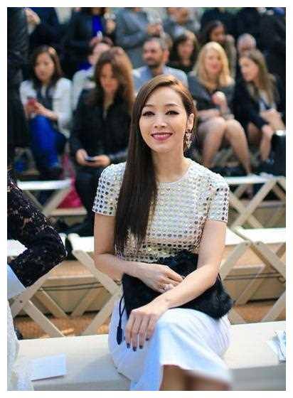 侯佩岑44岁回应离婚事件,断离舍是态度,状况每天更迭.