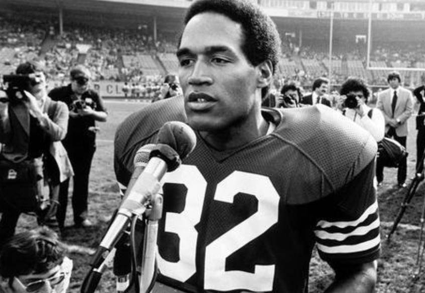 案件的负责人菲利普斯专门请来了一名调查盗窃案的专家,马克·福尔曼