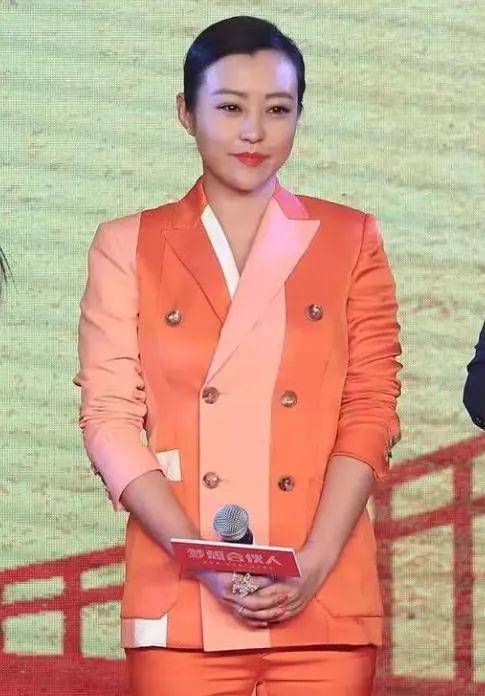 原创大骨架女星穿不对有多尴尬看脸是美的往下瞧却膀大腰圆如莽汉