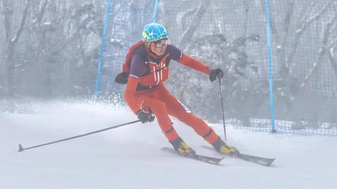 滑雪登山作为1924年首届冬奥会正式项目,在此后百年间几经调整,在阔别