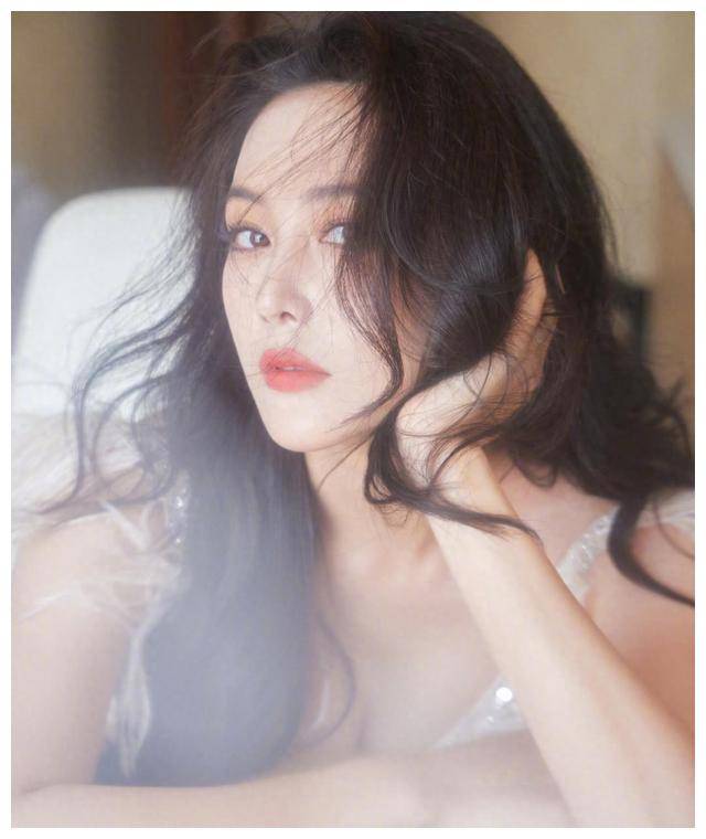 原创张馨予美丽的定义不仅限于外貌更彰显内在修养的重要性