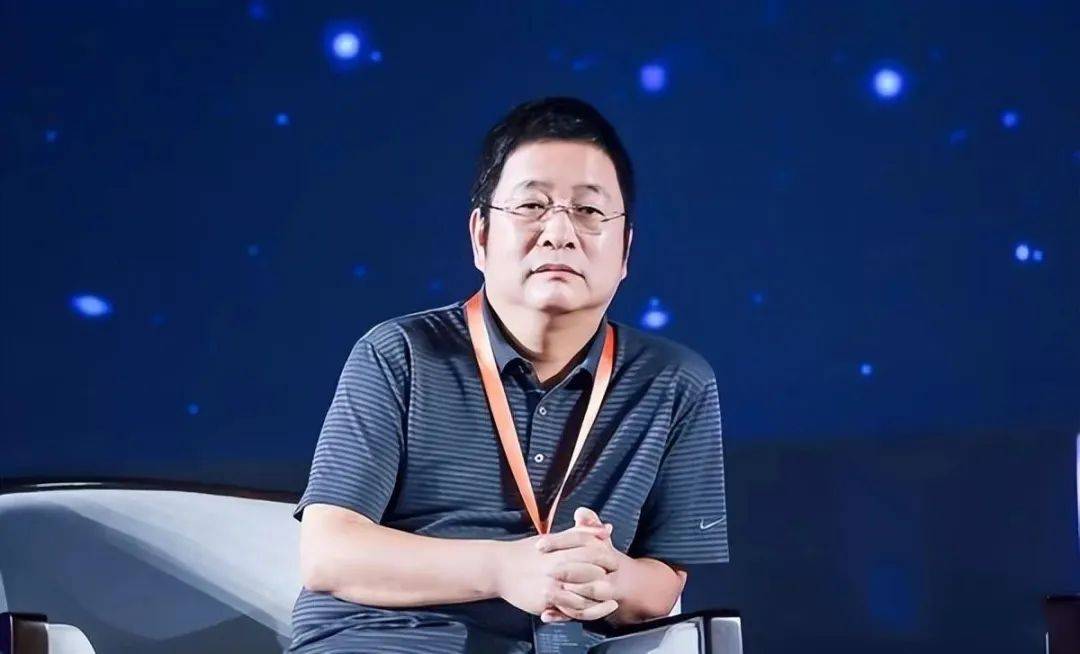 他就是虞仁荣,中国芯片大佬,韦尔股份掌门人.