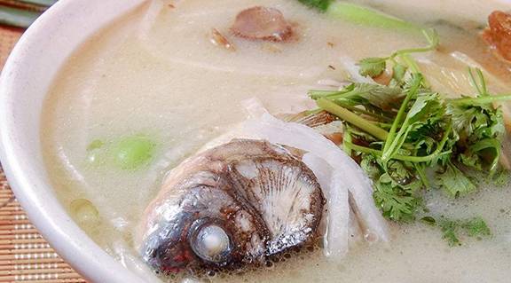 鲫鱼汤是最佳食用方法之一,今天海宝要教你的鲫鱼汤的做法,绝对鲜美又