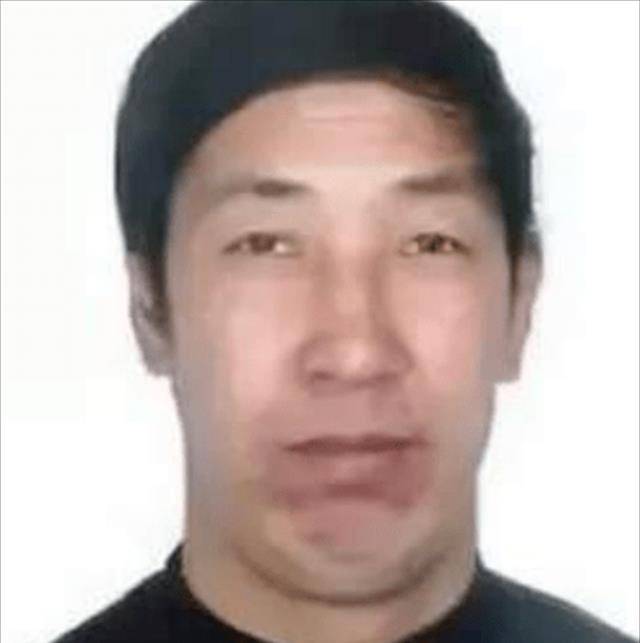 古交的煤矿大都是浅层露天煤矿,往下稍微挖个几米就能看见煤,遇到稍微