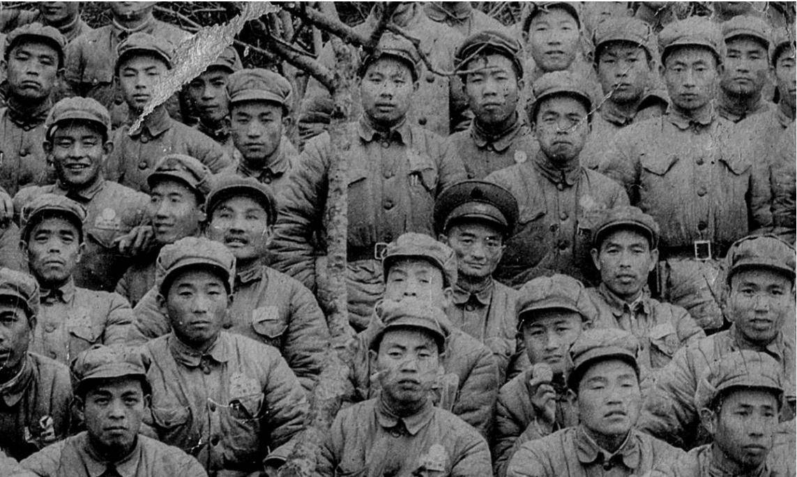 原创二野军政委回乡得知发妻被族长卖掉后找到买主给了他100大洋